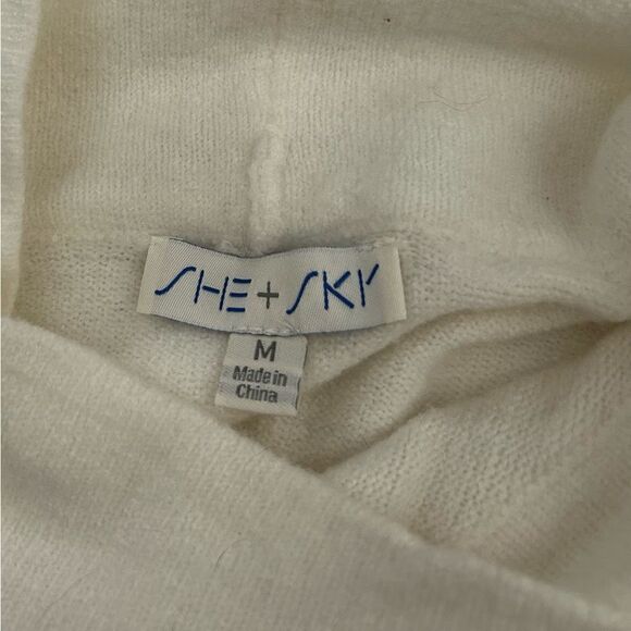 She + Sky White wide Sleeve Soft Sweater Size Medium - Picture 5 of 8